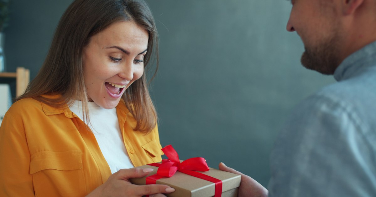 8 Best Birthday Gifts for Your Wife or Husband (Must-Haves They’ll Actually Use)