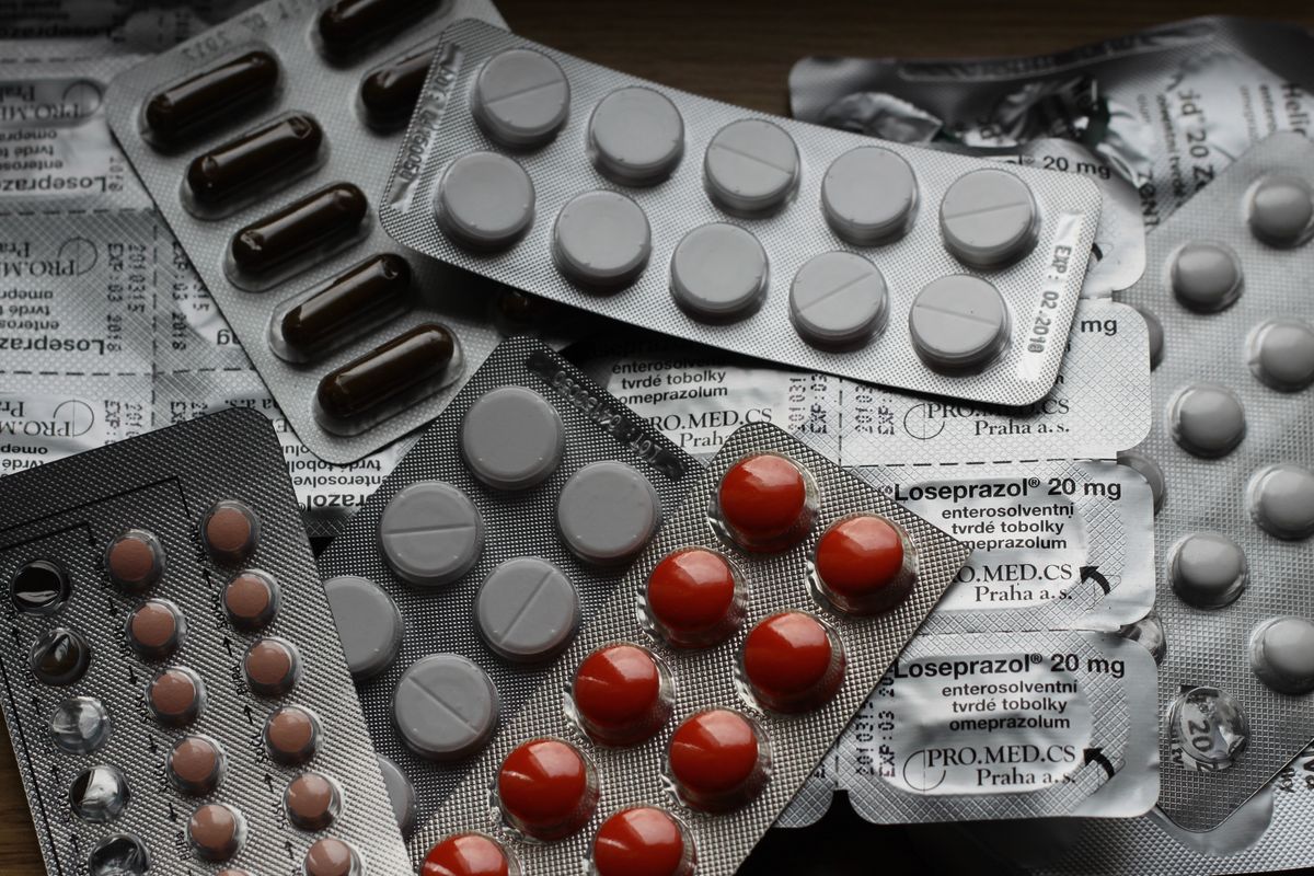 Retail Walk-In Clinics vs. Emergency Rooms: Cost Breakdown for Minor Illnesses