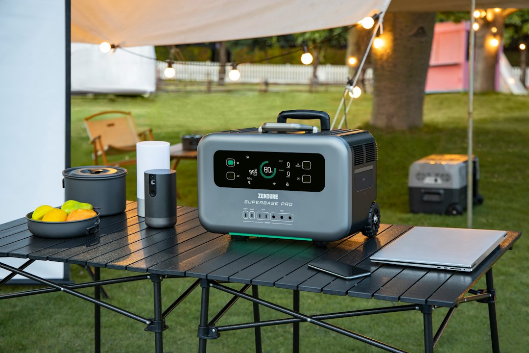 Portable Power Station vs. Generator: Which Is Right for Winter Power Outages?